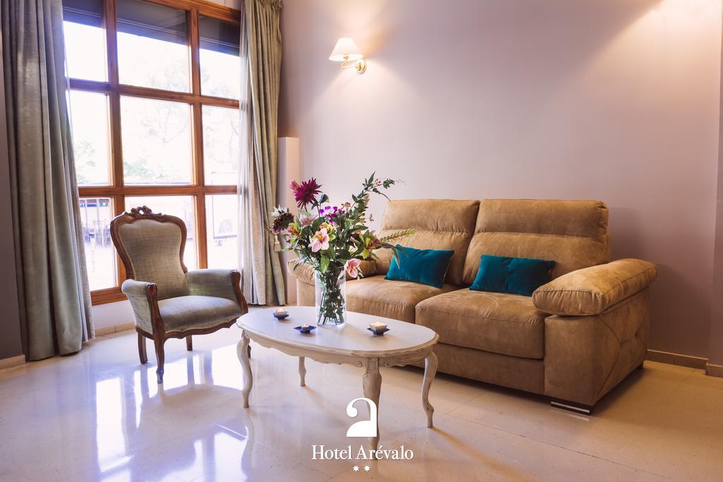 Hotel Arevalo เกว็งกา ภายนอก รูปภาพ