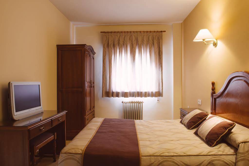 Hotel Arevalo เกว็งกา ภายนอก รูปภาพ
